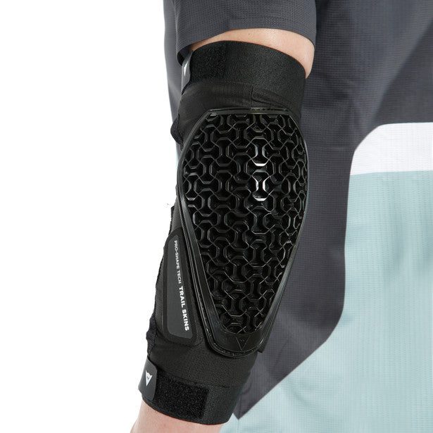 GOMITIERE DAINESE TRAIL SKINS PRO